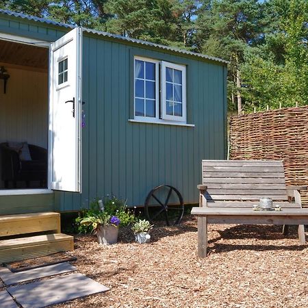 The Laburnum Retreat Shepherd Hut Private Hot Tub Upper Hulme エクステリア 写真