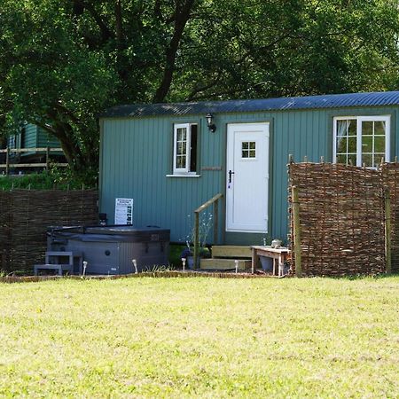 The Laburnum Retreat Shepherd Hut Private Hot Tub Upper Hulme エクステリア 写真