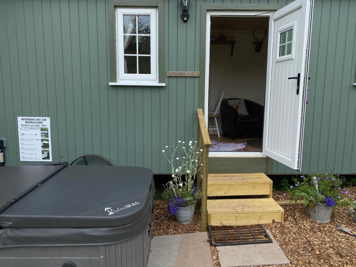 The Laburnum Retreat Shepherd Hut Private Hot Tub Upper Hulme エクステリア 写真