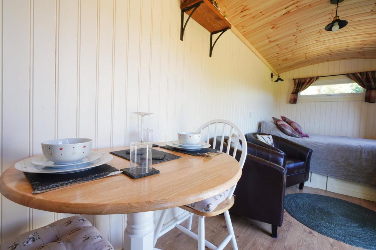 The Laburnum Retreat Shepherd Hut Private Hot Tub Upper Hulme エクステリア 写真