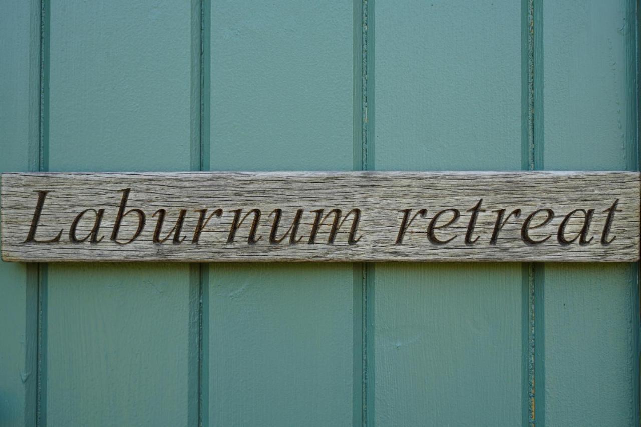 The Laburnum Retreat Shepherd Hut Private Hot Tub Upper Hulme エクステリア 写真