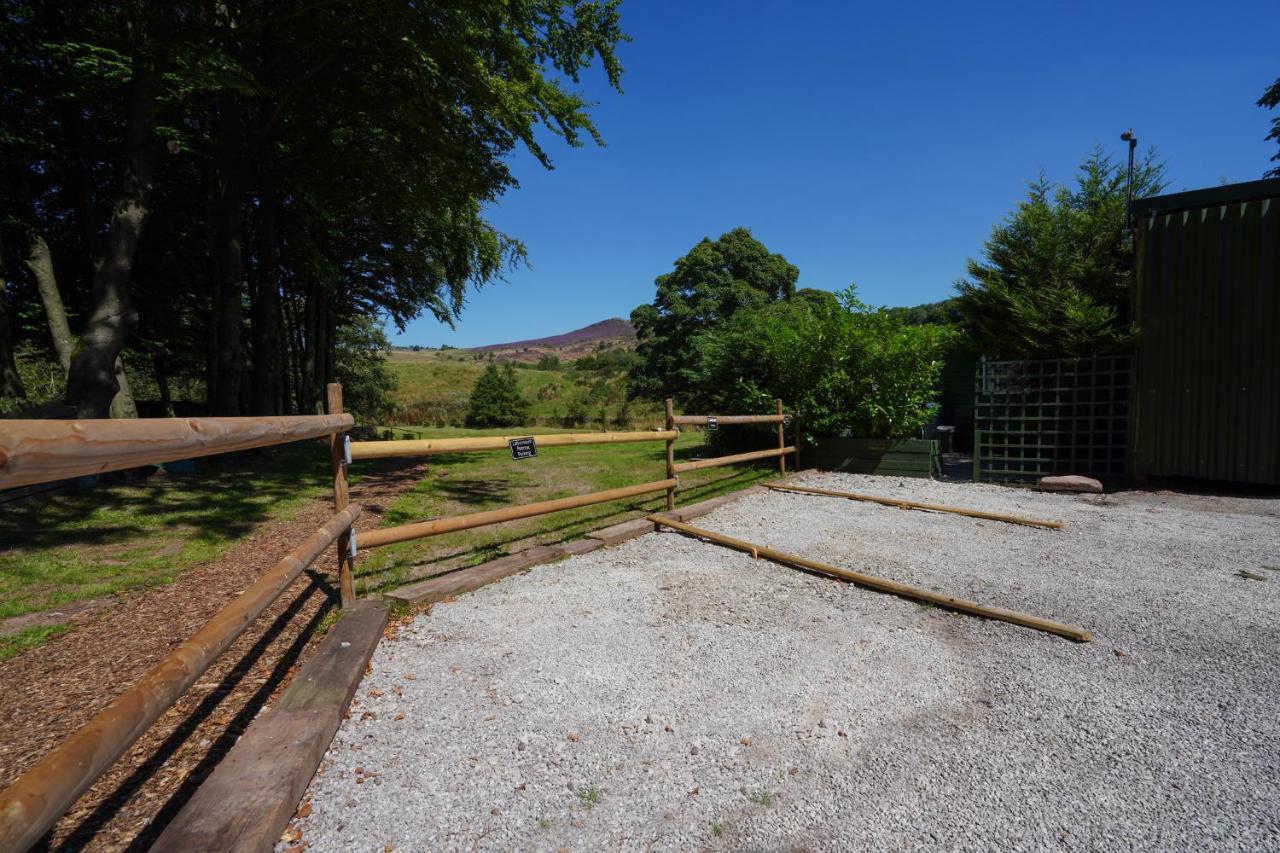 The Laburnum Retreat Shepherd Hut Private Hot Tub Upper Hulme エクステリア 写真