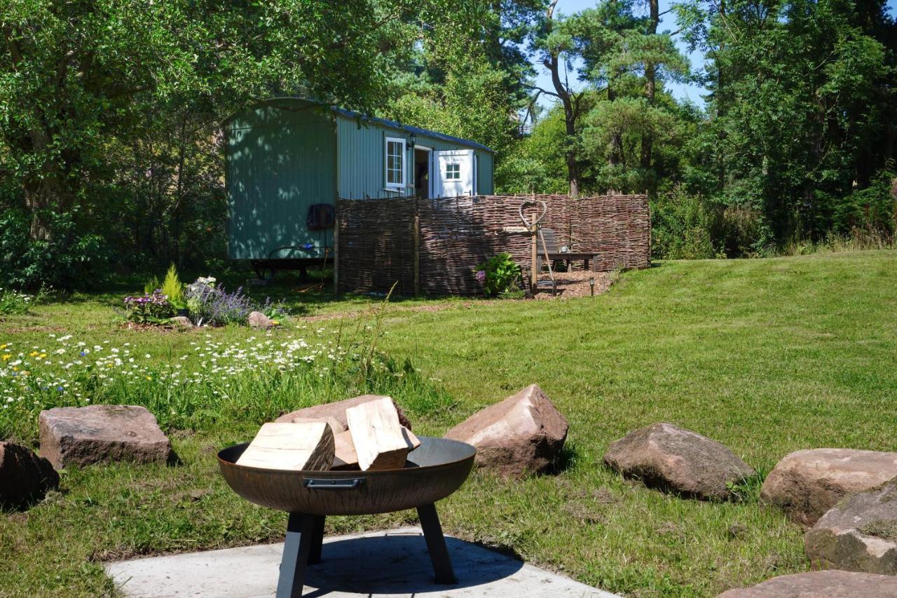 The Laburnum Retreat Shepherd Hut Private Hot Tub Upper Hulme エクステリア 写真